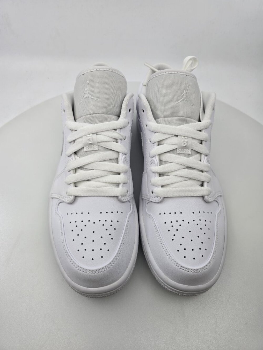 WOMAN'S AIR JORDAN 1 LOW AO9944 111 / SIZE 8 - Picture 3 of 7